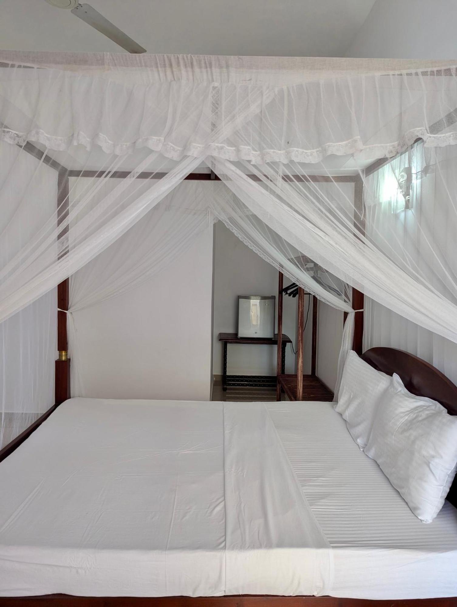 Bliss Apartment Hikkaduwa Esterno foto