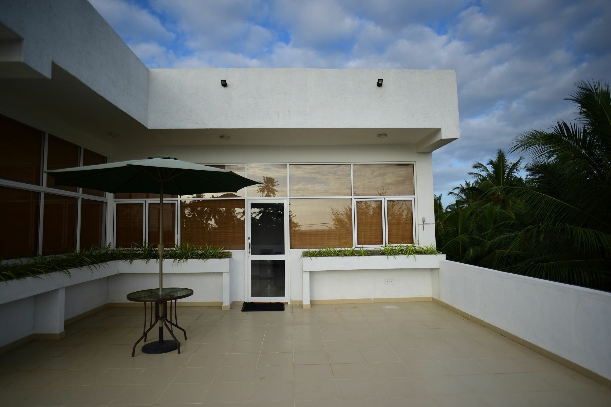 Bliss Apartment Hikkaduwa Esterno foto
